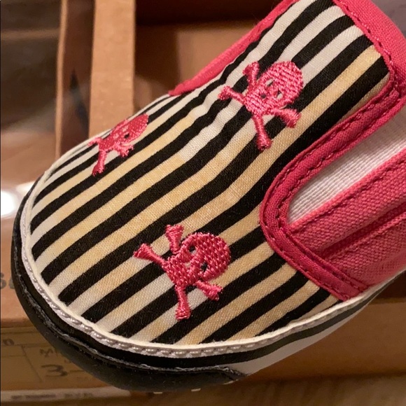 Pink Skull Baby Slip Ons (discolored) - Picture 5 of 6